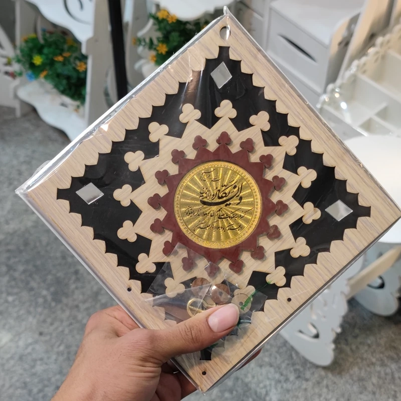 گالری شلف محمد جاکلیدی دیواری طرح وانیکاد در رنگ بندی معرق کاری و لیزر