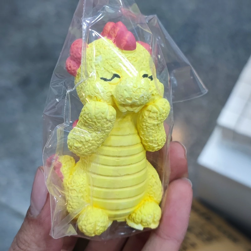 مجسمه دکوری تزئینی اژدها دختر و پسر